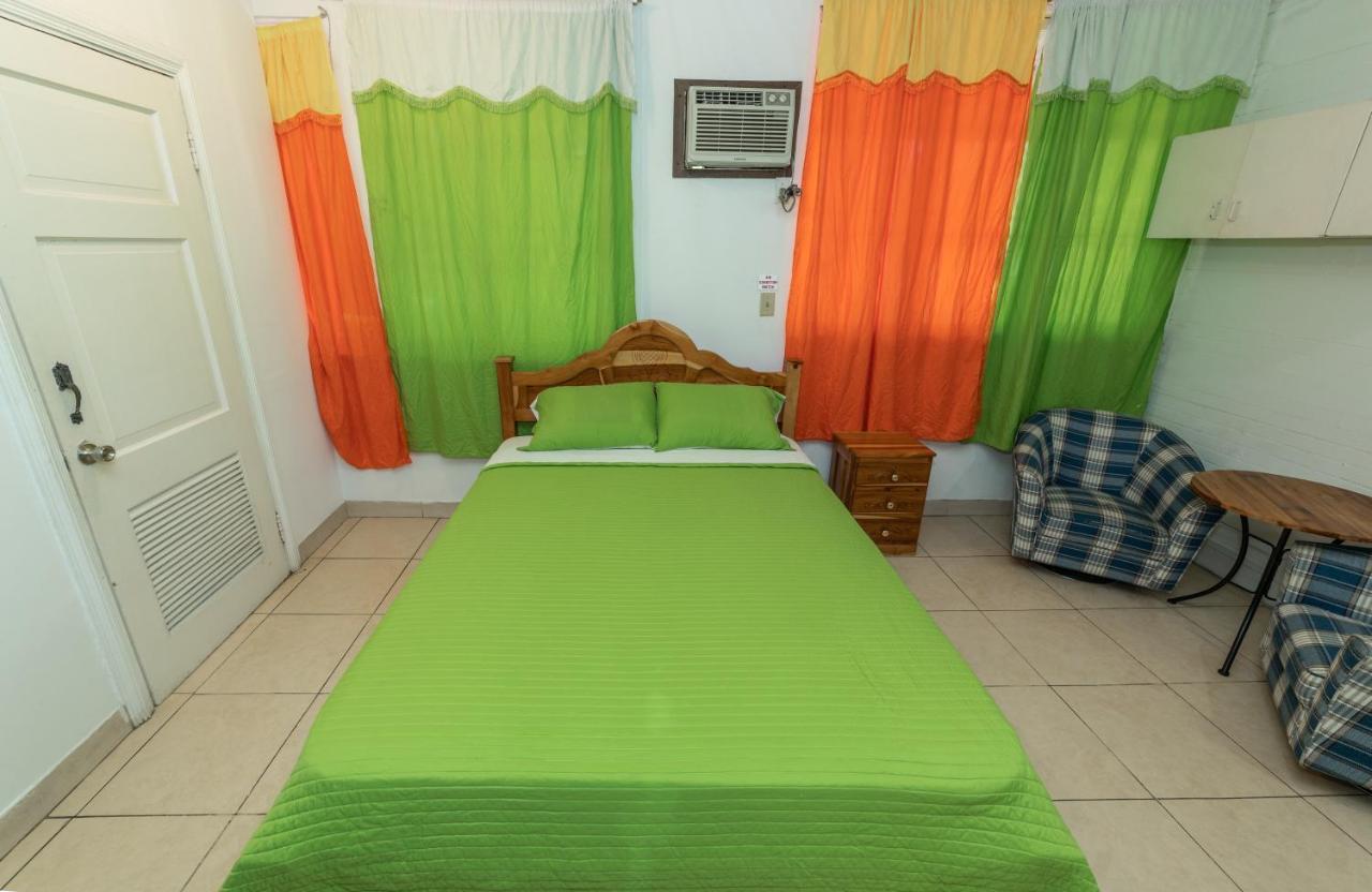 Hostal Amador Familiar Панама Сити Екстериор снимка